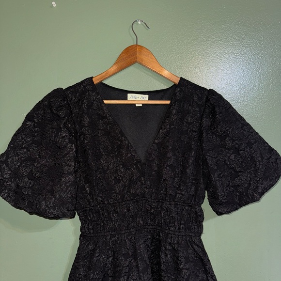 She + Sky Black Textured Mini Dress - Picture 4 of 6